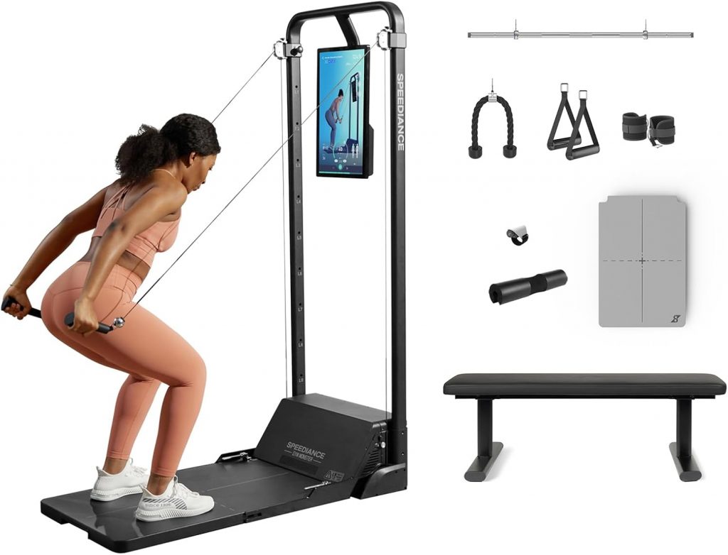 Entdecke das Speediance Smart Home Gym System – die Revolution für dein Training zu Hause! Dieses hochmoderne Fitnessgerät bringt alle Vorteile eines Fitnessstudios direkt in dein Wohnzimmer und ermöglicht dir ein umfassendes Ganzkörpertraining, ohne dass du dein Zuhause verlassen musst.

Das Speediance Gym System kombiniert Ausdauer- und Krafttraining in einem kompakten Design, das nur wenig Platz benötigt. Mit einem adaptiven Widerstand von bis zu 99 kg bietet es über 630 Bewegungsvariationen und mehr als 230 vorgefertigte Workouts. Egal, ob du Anfänger oder Profi bist, die dynamischen Gewichtsmodi sowie die Freelift- und Partnermodi ermöglichen dir ein individuelles Trainingserlebnis, das auf deine Bedürfnisse zugeschnitten ist.

Der innovative Skimodus hebt dein Herz-Kreislauf-Training auf ein neues Level. Mit zwei verstellbaren Skigriffen und zehn Höheneinstellungen verwandelt dieser Modus dein Workout in ein aufregendes Skierlebnis. Ideal für alle, die ihr Cardio-Training abwechslungsreicher gestalten möchten und das ganze Jahr über von effizientem Training profitieren wollen.

Dank des benutzerfreundlichen Designs kannst du das Speediance System direkt nach dem Auspacken nutzen – keine Montage, kein Bohren, keine Wandmontage erforderlich! Die hochleistungsfähigen Motoren sorgen für ein komfortables und zuverlässiges Trainingserlebnis, sodass du dich ganz auf deine Fitnessziele konzentrieren kannst.

Investiere in deine Gesundheit und Fitness mit dem Speediance Smart Home Gym System. Es ist die perfekte Lösung für alle, die ein effektives und abwechslungsreiches Training in den eigenen vier Wänden suchen. Hol dir dein Smart Home Fitnessstudio und erlebe die Freiheit, jederzeit und überall zu trainieren!