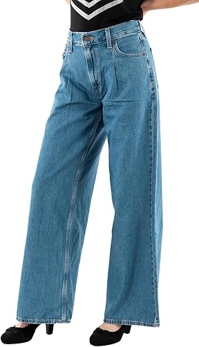 Levi's Baggy Dad Wide Leg 0001 – Die perfekte Jeans für jeden Anlass!

Entdecken Sie die Levi's Baggy Dad Wide Leg 0001 Jeans, die ultimative Kombination aus Stil, Komfort und Vielseitigkeit. Diese Jeans ist nicht nur ein Kleidungsstück, sondern ein Statement, das Ihre Persönlichkeit unterstreicht. Hergestellt aus 100% hochwertiger Baumwolle, bietet sie ein angenehmes Tragegefühl und sorgt dafür, dass Sie sich den ganzen Tag über wohlfühlen.

Die Baggy Dad Wide Leg Jeans zeichnet sich durch ihren lässigen, weiten Schnitt aus, der nicht nur modern aussieht, sondern auch Bewegungsfreiheit bietet. Der normale Bund sorgt für eine bequeme Passform, die sich ideal für jeden Figurtyp eignet. Egal, ob Sie einen entspannten Tag in der Stadt verbringen, mit Freunden ausgehen oder einfach nur zu Hause entspannen möchten – diese Jeans ist die perfekte Wahl.

Dank ihres zeitlosen Designs lässt sich die Levi's Baggy Dad Wide Leg 0001 mühelos mit verschiedenen Oberteilen kombinieren. Tragen Sie sie mit einem lässigen T-Shirt für einen entspannten Look oder stylen Sie sie mit einer schicken Bluse für einen eleganteren Auftritt. Die Möglichkeiten sind endlos!

Das Pflegeleicht-Material ermöglicht eine unkomplizierte Maschinenwäsche, sodass Sie mehr Zeit für die Dinge haben, die Ihnen wirklich wichtig sind. Die Jeans behält auch nach mehreren Wäschen ihre Form und Farbe, sodass Sie lange Freude an diesem zeitlosen Kleidungsstück haben werden.

Die Levi's Baggy Dad Wide Leg 0001 Jeans ist nicht nur ein modisches Must-Have, sondern auch ein Symbol für Nachhaltigkeit und Qualität. Levi's steht für verantwortungsbewusste Produktion und umweltfreundliche Materialien, sodass Sie beim Kauf dieser Jeans nicht nur gut aussehen, sondern auch ein gutes Gewissen haben.

Machen Sie sich bereit, die Welt in Ihrer neuen Levi's Baggy Dad Wide Leg 0001 Jeans zu erobern. Gönnen Sie sich diesen Style-Klassiker, der nie aus der Mode kommt!